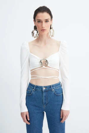 Trendyol X Zeynep Tosun Ecru Blouse with Accessory Detail and Crop