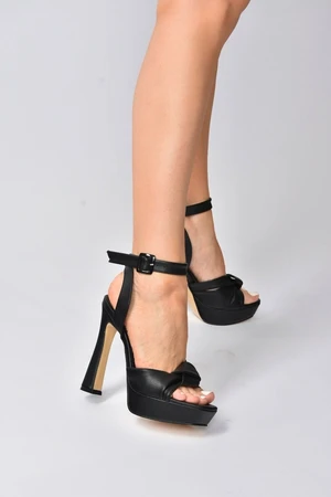 Fox Shoes Women's Black Thick Plaform Heeled Shoes