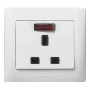 Legrand zásuvka Galea / Pro21 bílá 777096