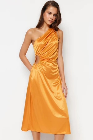 Trendyol oranžové pletené večerné šaty s okienkom/vystrihnutým detailom v saténe