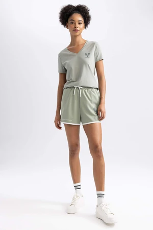DEFACTO Standard Fit Short