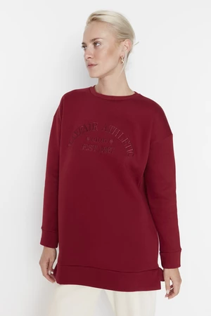 Trendyol burgundský pletený sveter s nápisom a vankúšmi