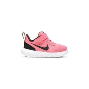 Nike Revolution 5