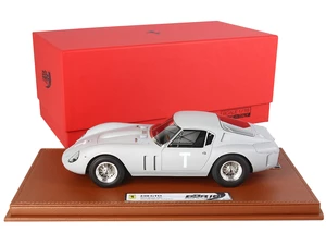 Ferrari 250 GTO Willy Mairesse - Stirling Moss Test Monza (1961) with DISPLAY CASE Limited Edition to 462 pieces Worldwide 1/18 Model Car by BBR