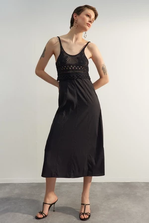 Trendyol Black Limited Edition midi szőtt ruha kiegészítő részletekkel