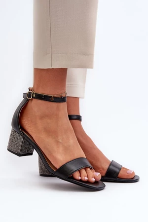 Dámské sandály vyrobené z eko kůže se zdobenými vysokými podpatky, černá Wiatalia