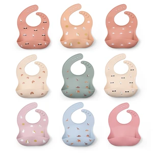 Silicone Babi Bib BPA Free Waterproof Banana Bibs Soft Edible Aprons Feeding Stuff Baby Adjustable Saliva DrippingBurp Scarf