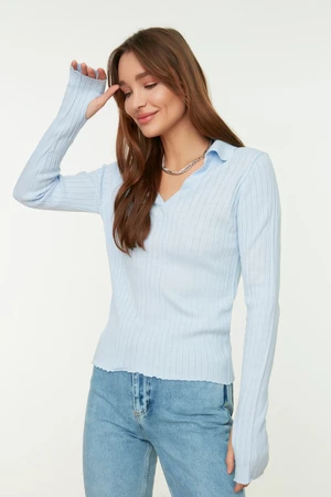 Trendyol svetlomodrý detailný polo výstrih pletený sveter
