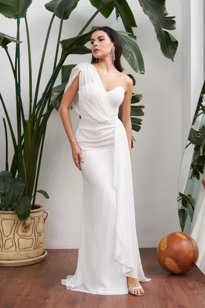 Carmen šifónové ecru jednoramenné dlhé svadobné šaty s rozparkom