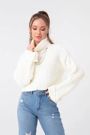Lafaba Women's Ecru Wide Ribbed Turtleneck Crop Sweater