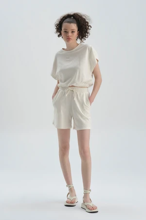 Dagi Women's Ecru Shorts