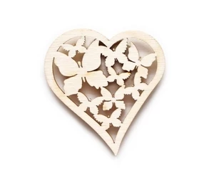 Velikonoční dřevěná dekorace - výřez / motýlkové srdce 6,5 x 7 cm