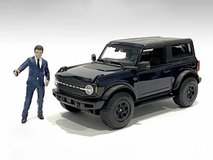 "The Dealership" Male Salesperson Figurine for 1/24 Scale Models by American Diorama