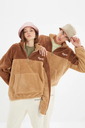 Trendyol Camel Unisex Oversize / Wide-Fit High Neck Color Block Teplá plyšová mikina s minimální výšivkou