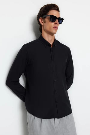 Čierna košeľa s koženým doplnkom Slim Fit značky Trendyol