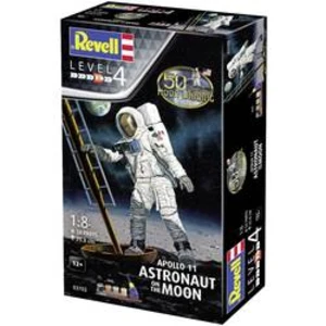 Vesmírný model, stavebnice Revell Apollo 11 Astronaut on the Moon 03702, 1:8