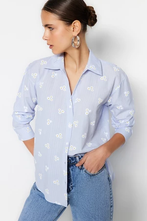 Trendyol modrá pruhovaná košeľa s kvetinovým vzorom, oversize široký strih, tkaná z bavlny