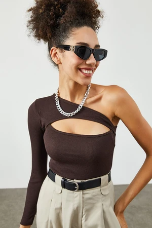 XHAN Women's Bitter Brown Plumper Camisole Blouse