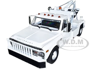 1968 Chevrolet C-30 Dually Wrecker Tow Truck White 1/18 Diecast Car Model by Greenlight