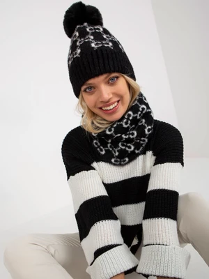 Black and white women's patterned neck warmer