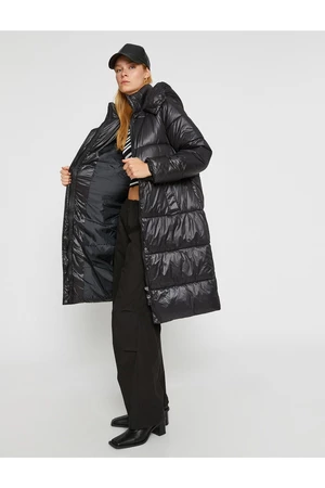 Péřový kabát s kapucí Koton