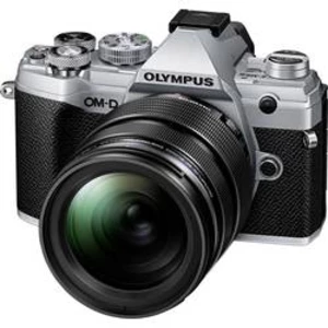 Systémový fotoaparát Olympus E-M5 Mark III 1240 Kit, 20.4 Megapixel, stříbrná