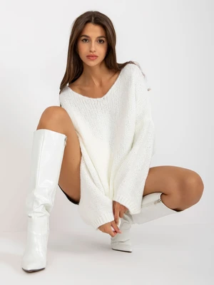 Ecru oversize sweater with V neckline in rue paris