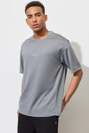 AC&Co / Altınyıldız Classics Men's Gray Loose Fit Crew Neck Short Sleeved T-Shirt.