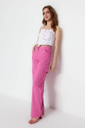Trendyol ružové nákladné nohavice s nízkym pásom.