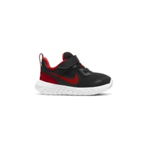 Nike Revolution 5