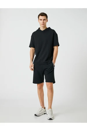Koton Lace-Up Shorts with Zipper Pocket Detail, Slim Fit.