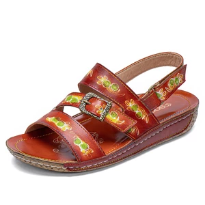 Socofy Comfy Leather Flowers Printed Retro Stripe Flat Sandals