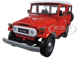 Toyota FJ40 Land Cruiser Red with White Top 1/24 Diecast Model Car by Motormax