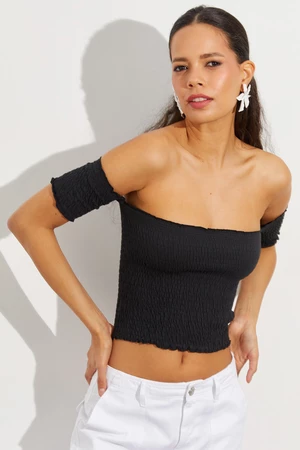 Cool & Sexy Women's Black Gippie Crop Top