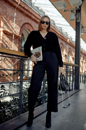 Elegant black trousers with high waist