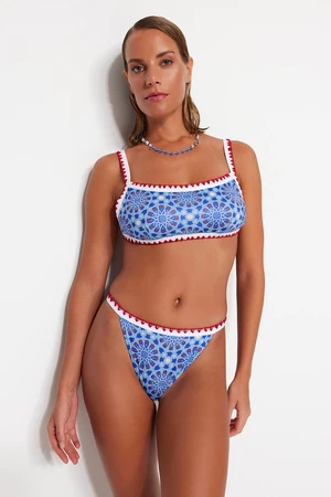 Trendyol Geometryczne wzorzyste haftowane dół bikini z wysokimi nogawkami