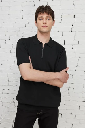 ALTINYILDIZ CLASSICS Men's Black Standard Fit Normal Cut Polo Neck Short Sleeved Knitwear T-Shirt.