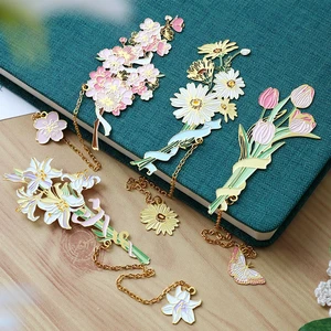 Delicate Metal Bookmark Flower Brass Hollow Space Bookmarks For Teacher's Day Gift Student Reading Pendant