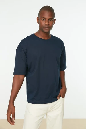 Trendyol Navy Blue férfi laza/kényelmes szabású 100% pamut póló szöveges nyomtatással