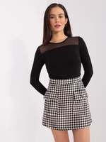 White and black skirt with pockets