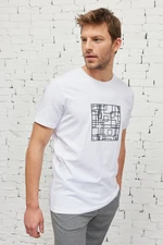 ALTINYILDIZ CLASSICS Men's White Slim Fit Slim Fit Crew Neck Cotton Printed T-Shirt. ALTINYILDIZ CLASSICS Men's White Slim Fit Slim Fit Crew Neck Cotton Printed T-Shirt.