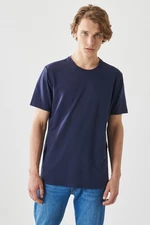 ALTINYILDIZ CLASSICS Men's Navy Blue Slim Fit Slim Fit Crewneck Cotton T-Shirt.