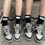 1pair Magnetic Suction Hand In Hand Socks 3D Doll Couple Mid-tube Cotton Socks Black White Holding Hands Long Socks With Magnet