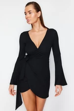 Čierne mini plážové šaty s tkanou mašľou od značky Trendyol