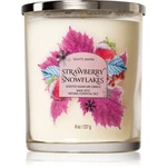 Bath & Body Works Strawberry Snowflakes vonná svíčka 227 g