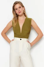 Trendyol zelené body s krajkovým detailom, výstrihom do V a pružným pleteným materiálom Trendyol zelené body s krajkovým detailom, výstrihom do V a pružným pleteným materiálom