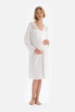 Dagi Ecru Collar Nightgown with Lace Garnish