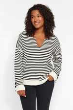 Trendyol Curve Ecru Knitwear Plus Size Sweater