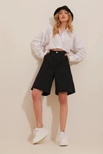 Trend Alaçatı Stili Women's Black High Waist Wide Leg Bermuda Denim Shorts Trend Alaçatı Stili Women's Black High Waist Wide Leg Bermuda Denim Shorts