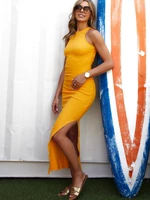 Fitted basic dress with a cut-out on the back mustard
